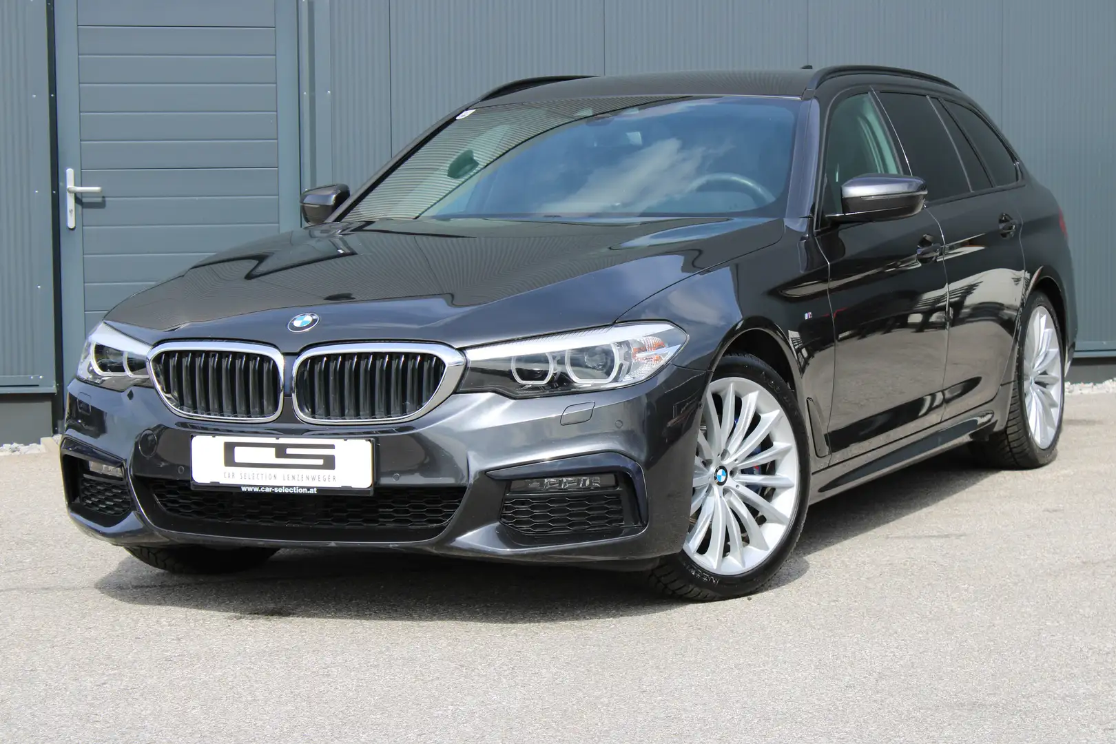 BMW 530 530i Touring xDrive Aut./// M Paket Grau - 2