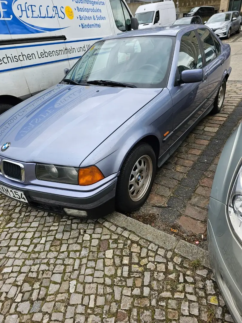 BMW 320 3er 320i Modrá - 2