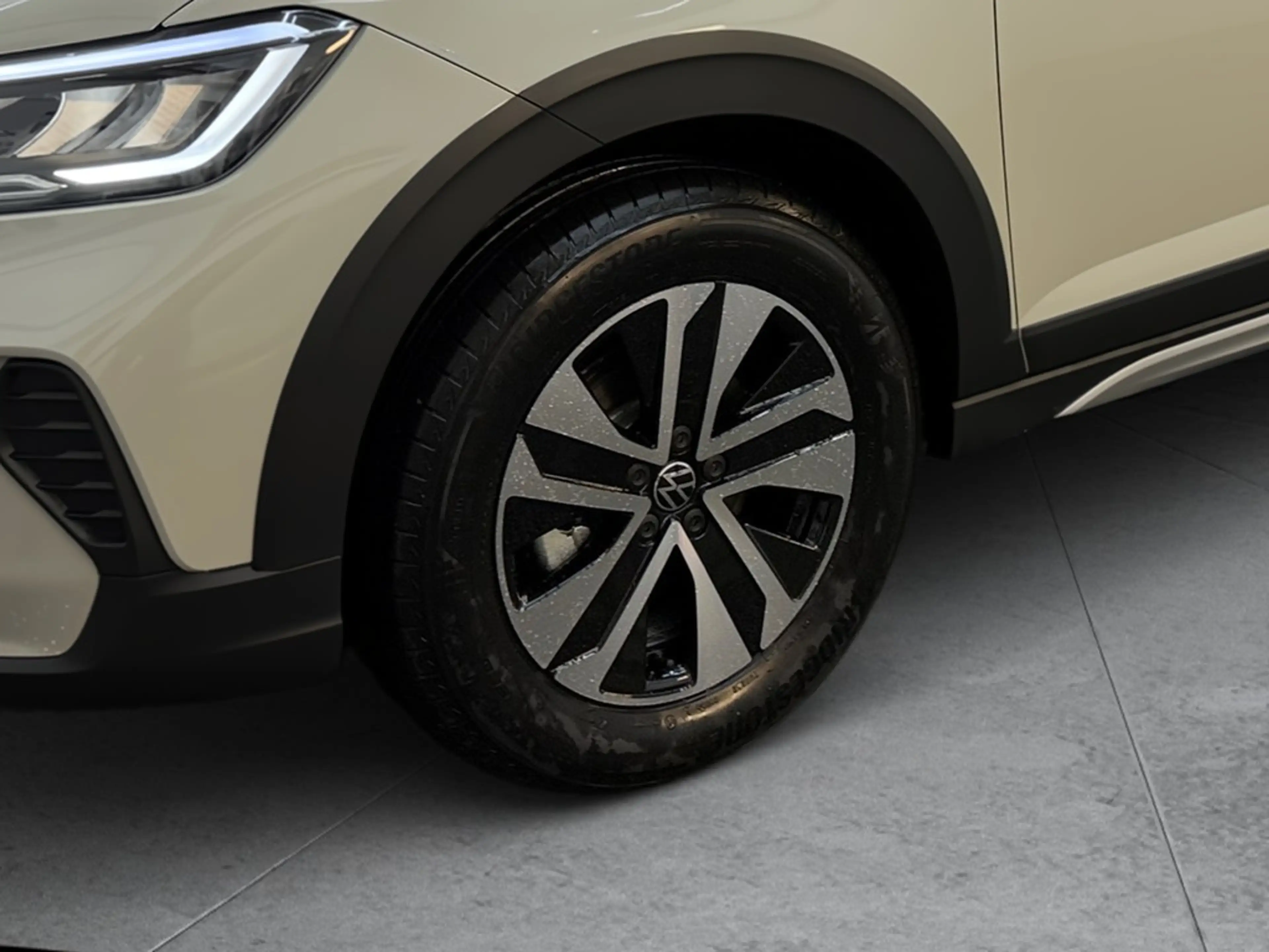 Volkswagen Taigo 1,0 TSi DSG Life VAL — photo 3