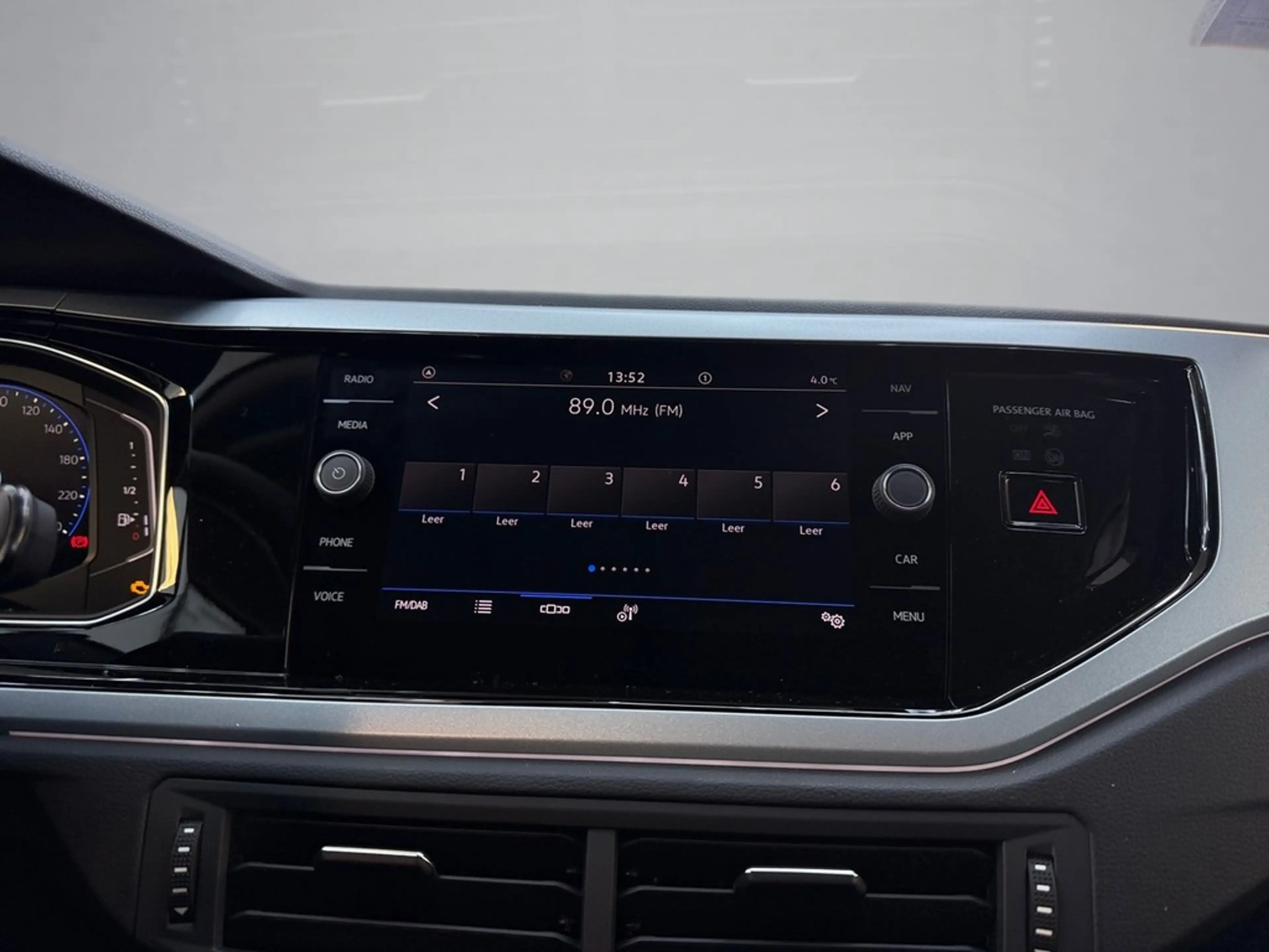 Volkswagen Taigo 1,0 TSi DSG Life VAL — photo 9