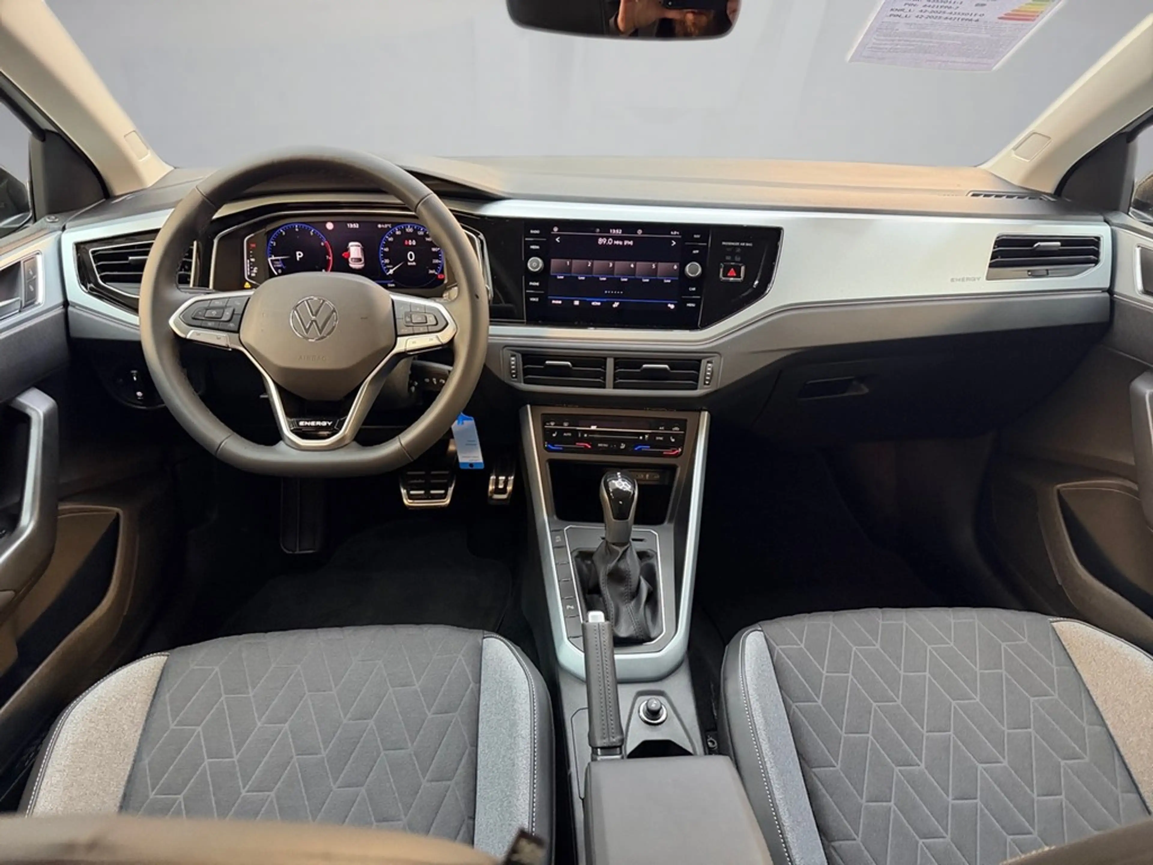 Volkswagen Taigo 1,0 TSi DSG Life VAL — photo 8