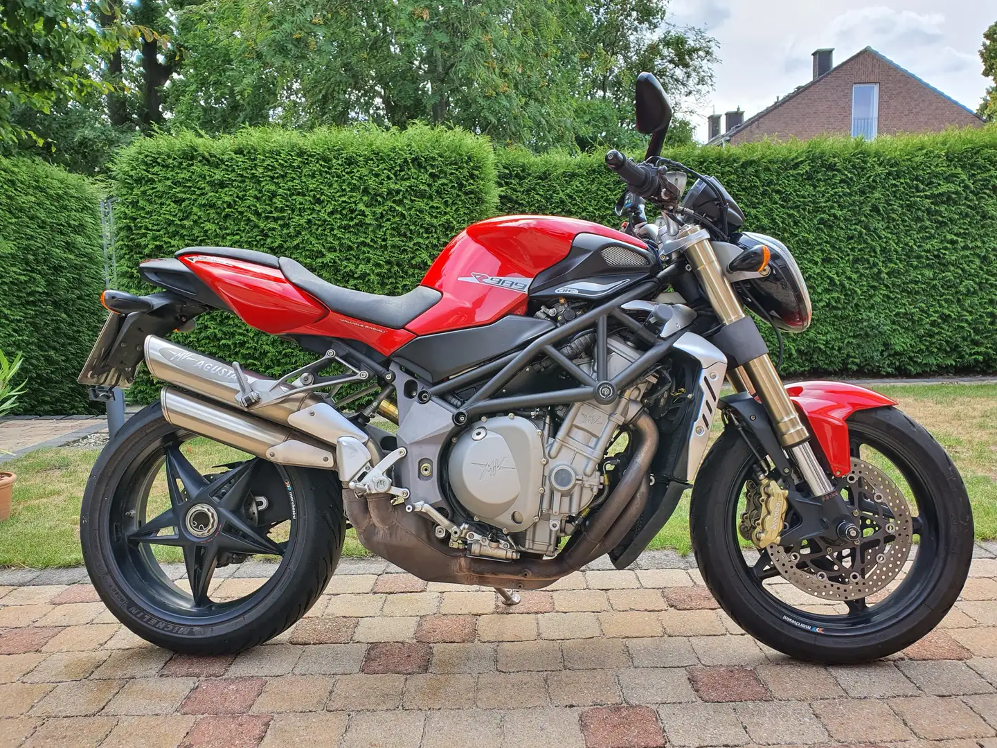 MV Agusta Brutale 989 Czerwony - 1