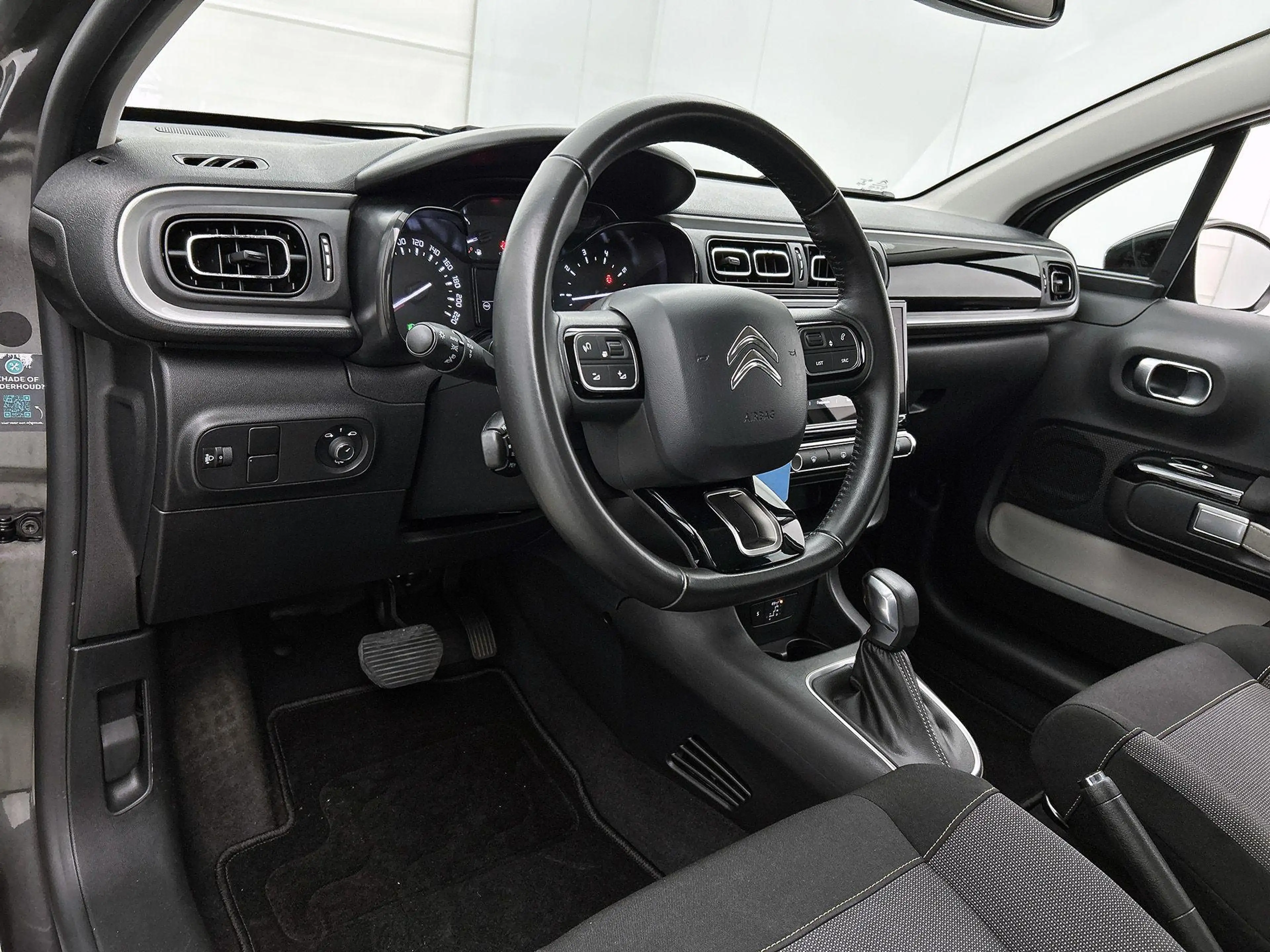 Citroen C3 1.2 110pk Shine Automaat | Navigatie | Climate Con — photo 10