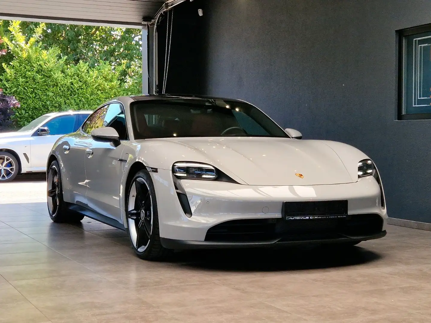 Porsche Taycan Panorama*Kamera*CarPlay*Navi* Grau - 1