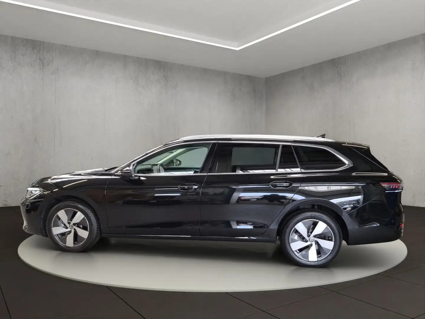 Volkswagen Passat Variant Passat Elegance 2,0 l TDI SCR 4MOTION 14 2 kW (1 Schwarz - 2