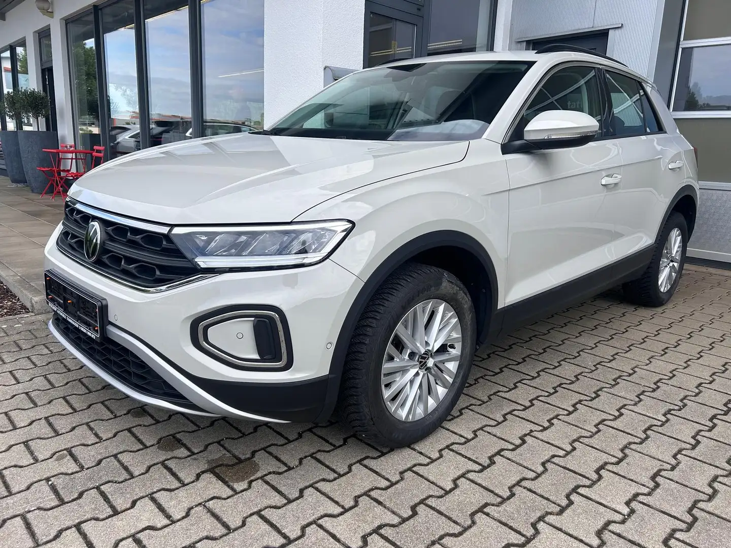 Volkswagen T-Roc 1.5 16V TSI AHK SHZ VC DAB Grau - 2