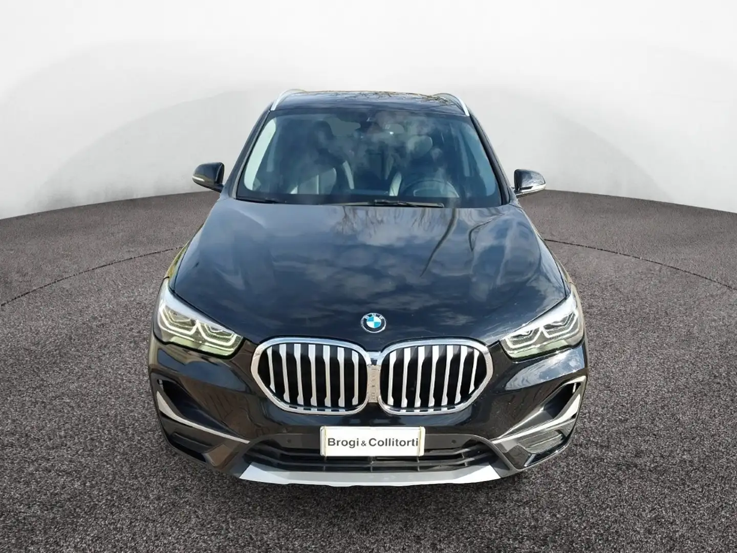 BMW X1 18d xDrive xLine Plus Steptronic Noir - 2
