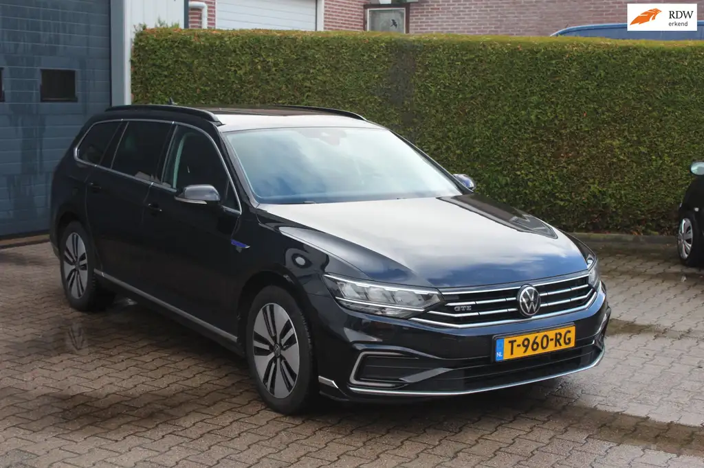 Volkswagen Passat Variant 2021 из Европы — купить под ключ
