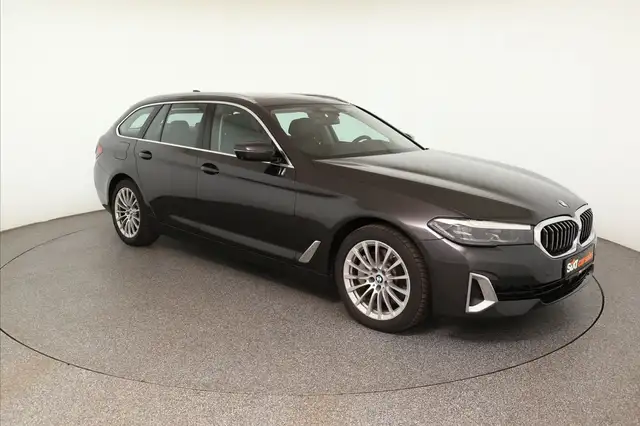 BMW 530 i xDrive Luxury 360°*ACC*AHK*Luft*Pano*4xSHZ