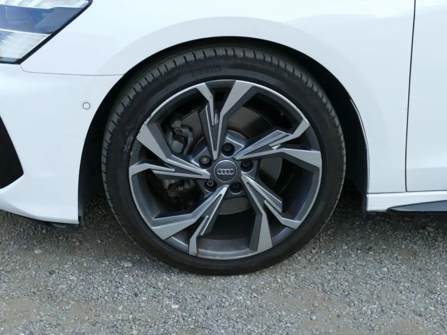 Audi A3 35 1.5 TFSIe 150 Ch S-LINE S-TRONIC TOIT OUVRANT MILD HYBRID Weiß - 2