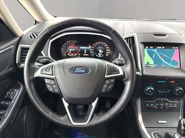 Ford Galaxy view 12