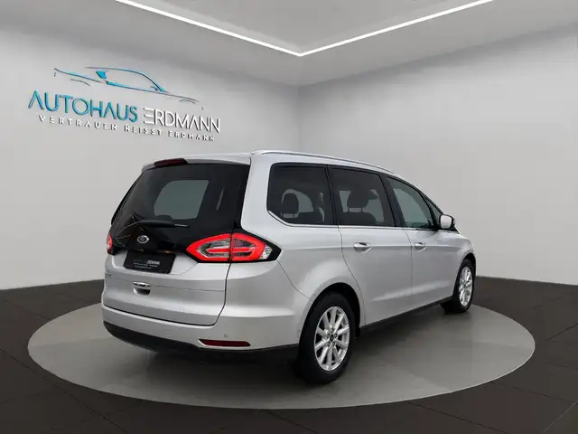 Ford Galaxy view 4