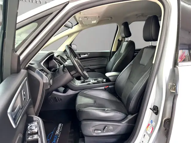 Ford Galaxy view 10