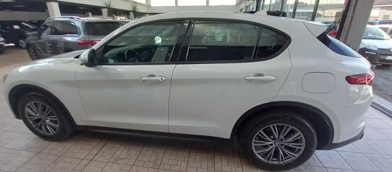 Alfa Romeo Stelvio 2022