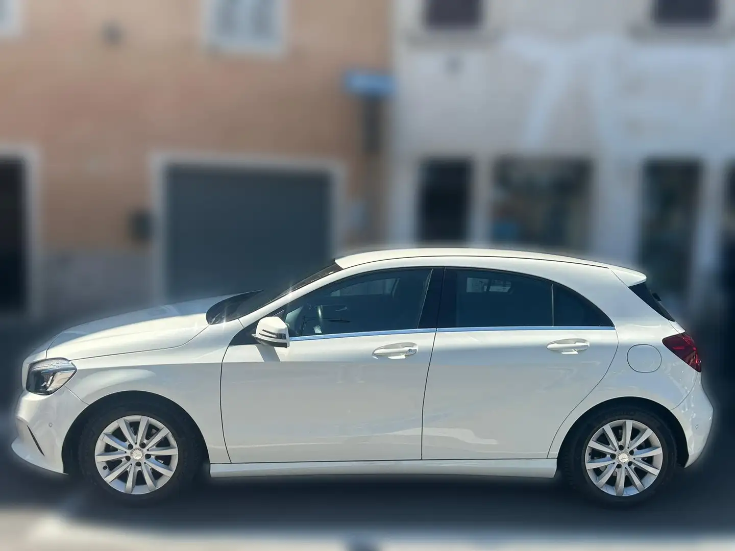 Mercedes-Benz A 180 d auto my16 - ANCHE PER NEOPATENTATI Bianco - 2