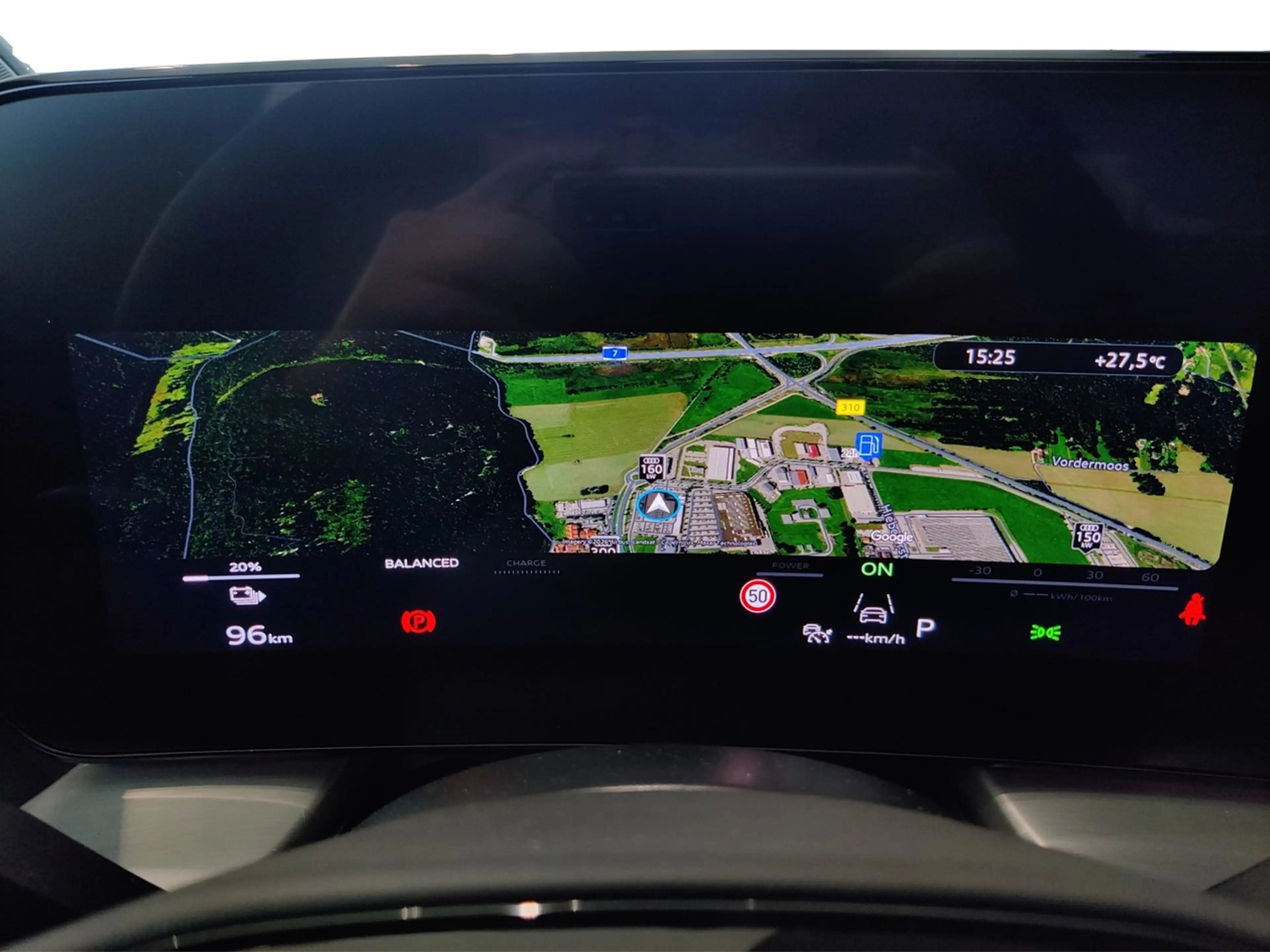 Audi e-tron quattro performance 250 kW S line — photo 10