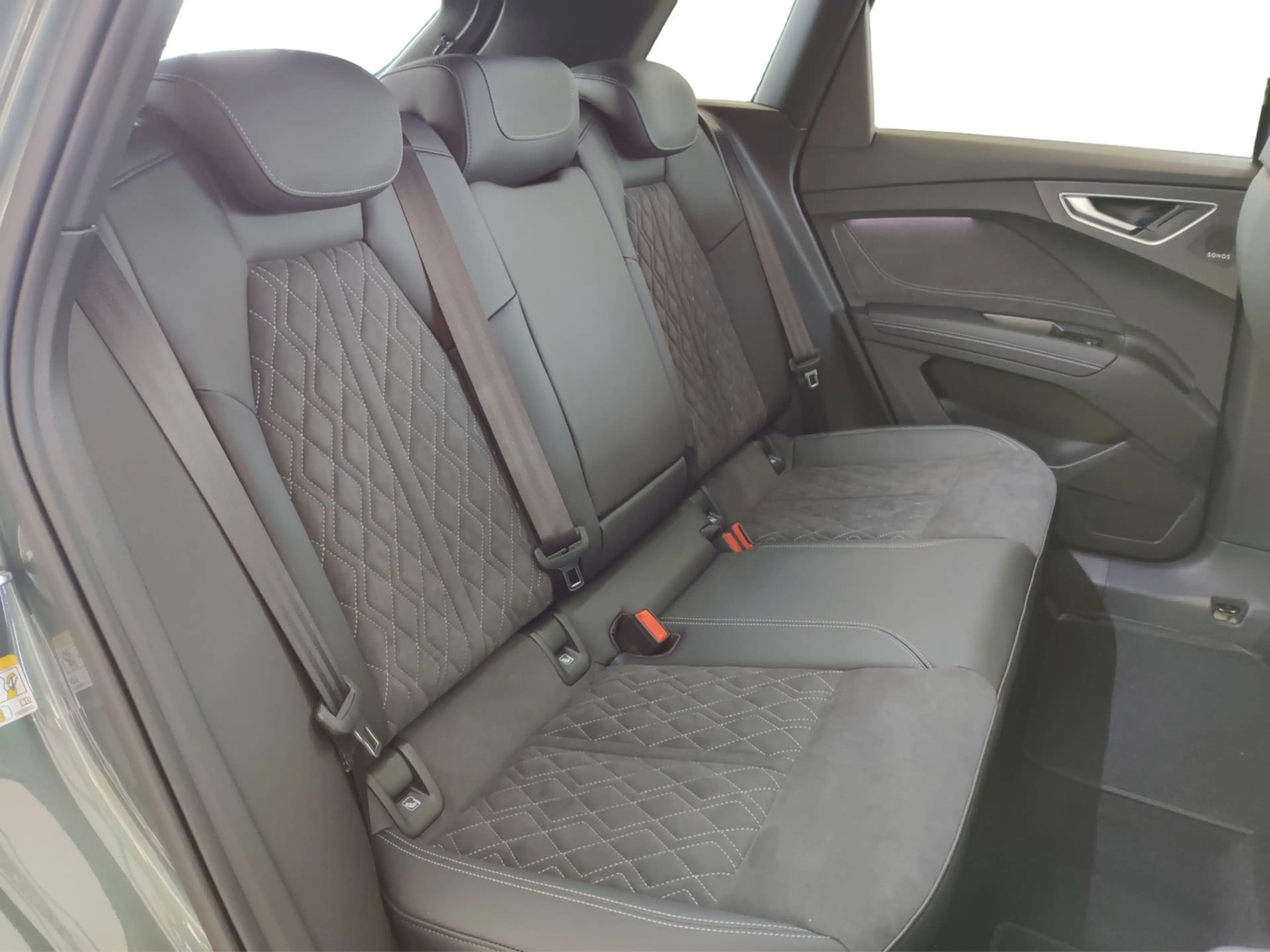 Audi e-tron quattro performance 250 kW S line — photo 7