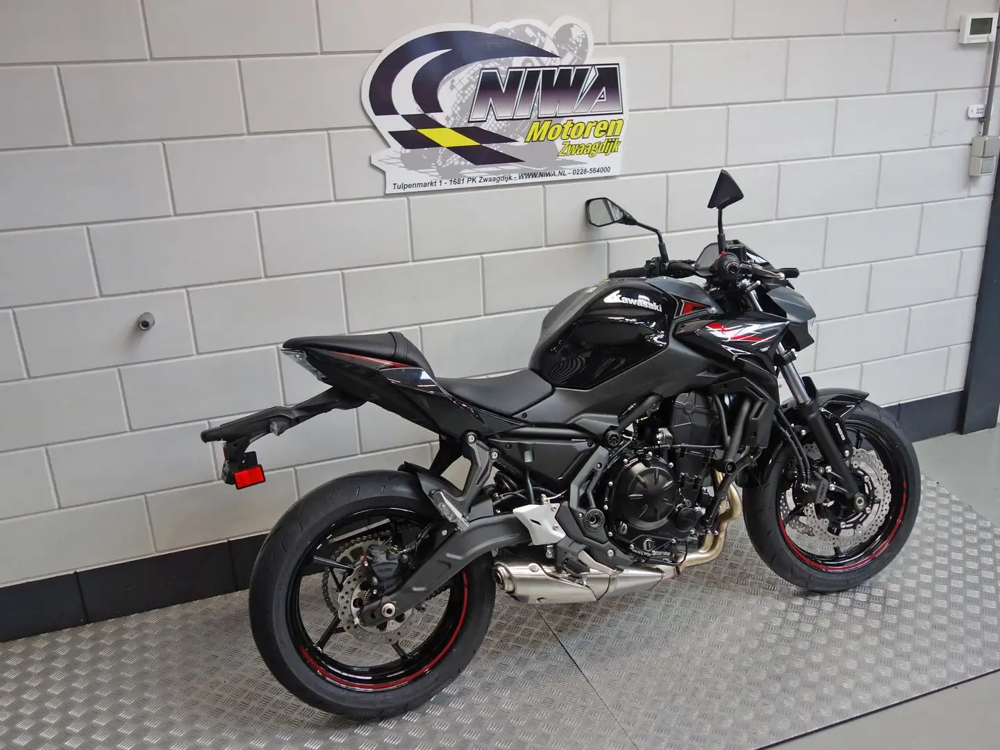 Kawasaki Z 650 Grijs - 2