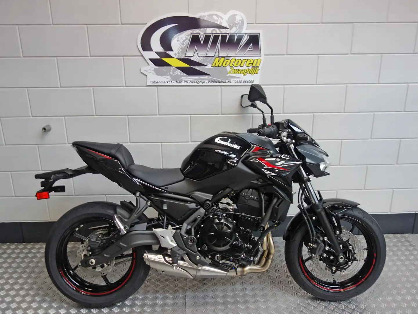 Kawasaki Z 650 Grijs - 1