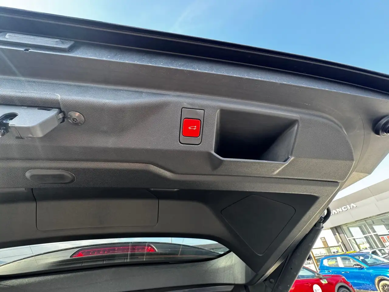Peugeot 5008 Hybrid 145 e-DCS6 GT 27