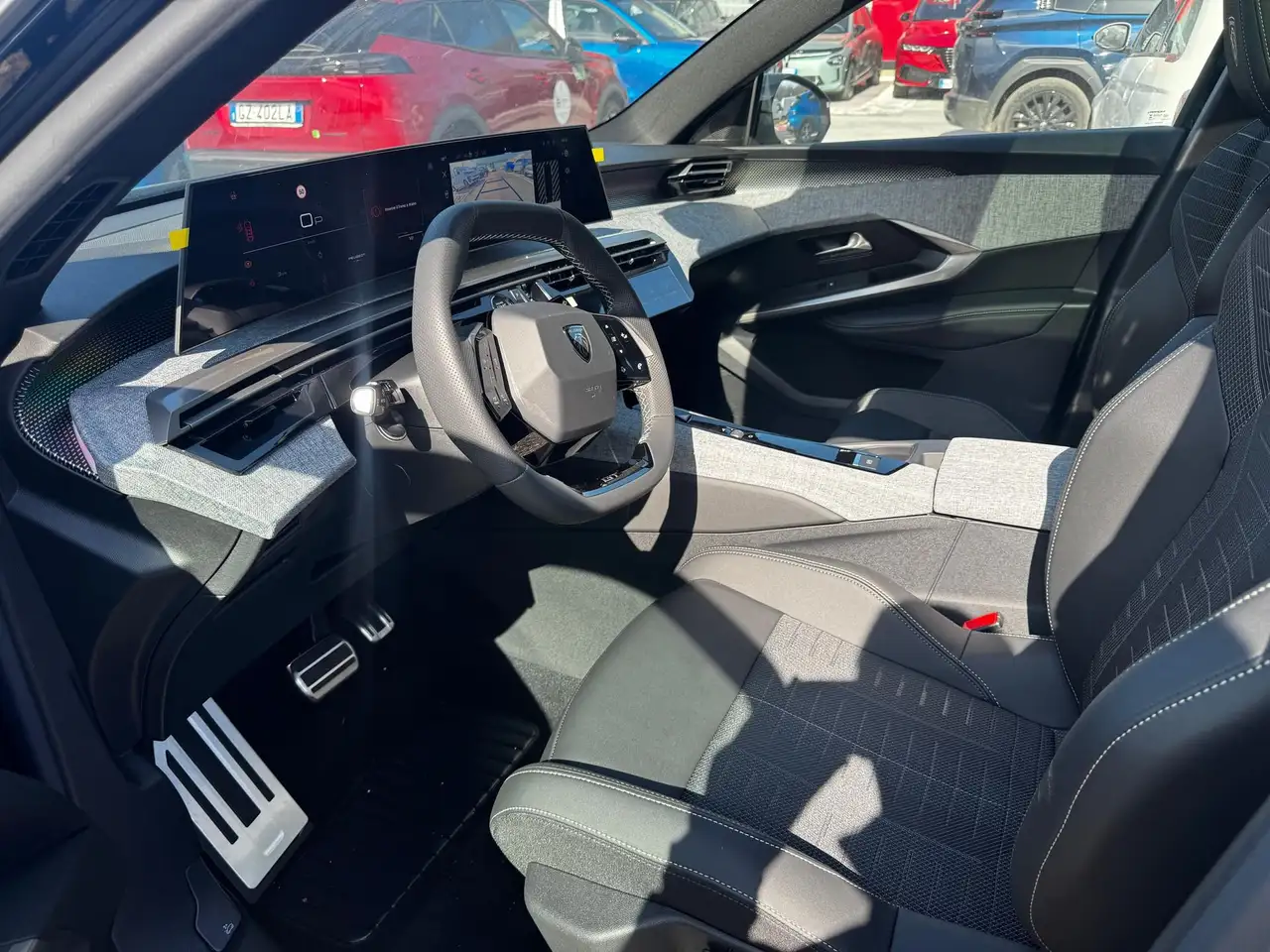 Peugeot 5008 Hybrid 145 e-DCS6 GT 13