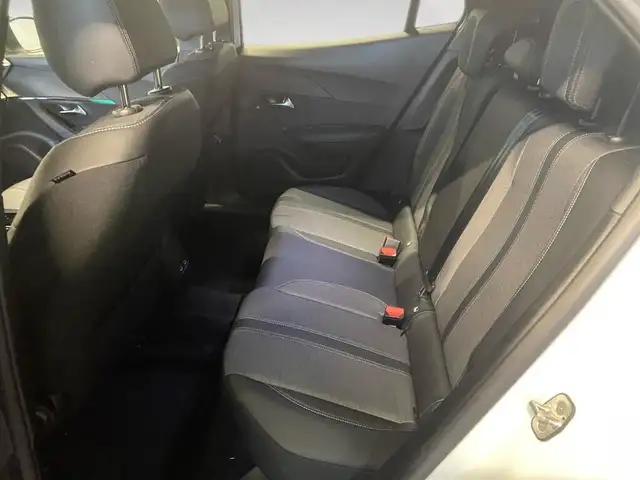 Peugeot 2008 view 8