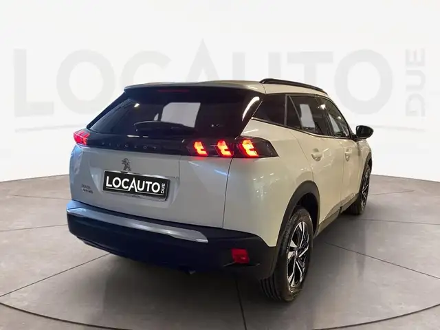 Peugeot 2008 view 4