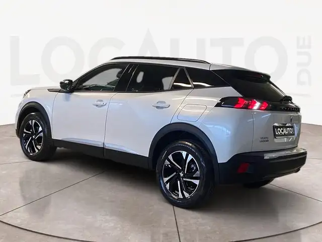 Peugeot 2008 view 5