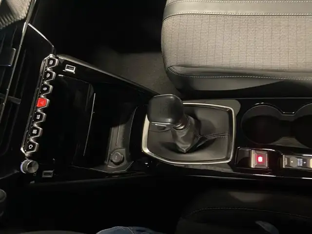 Peugeot 2008 view 11