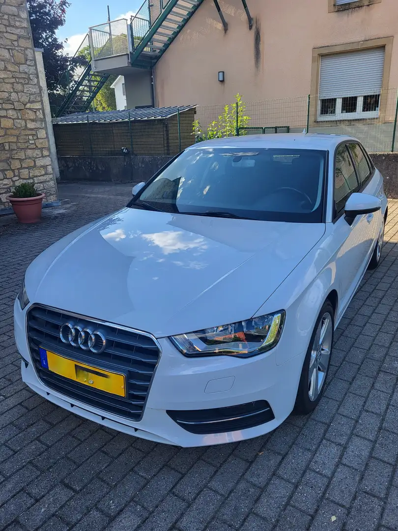 Audi A3 A3 1.6 TDI Limousine S tronic sport Blanc - 1