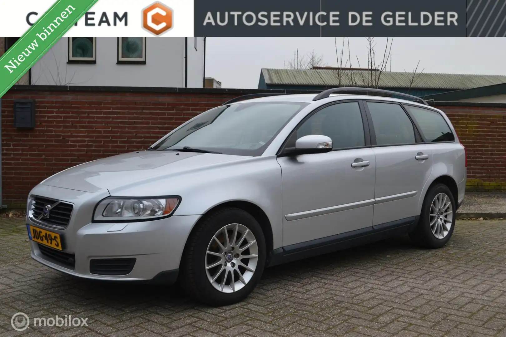 Volvo V50 2.4i Kinetic | 170PK | Airco | Youngtimer Gris - 1
