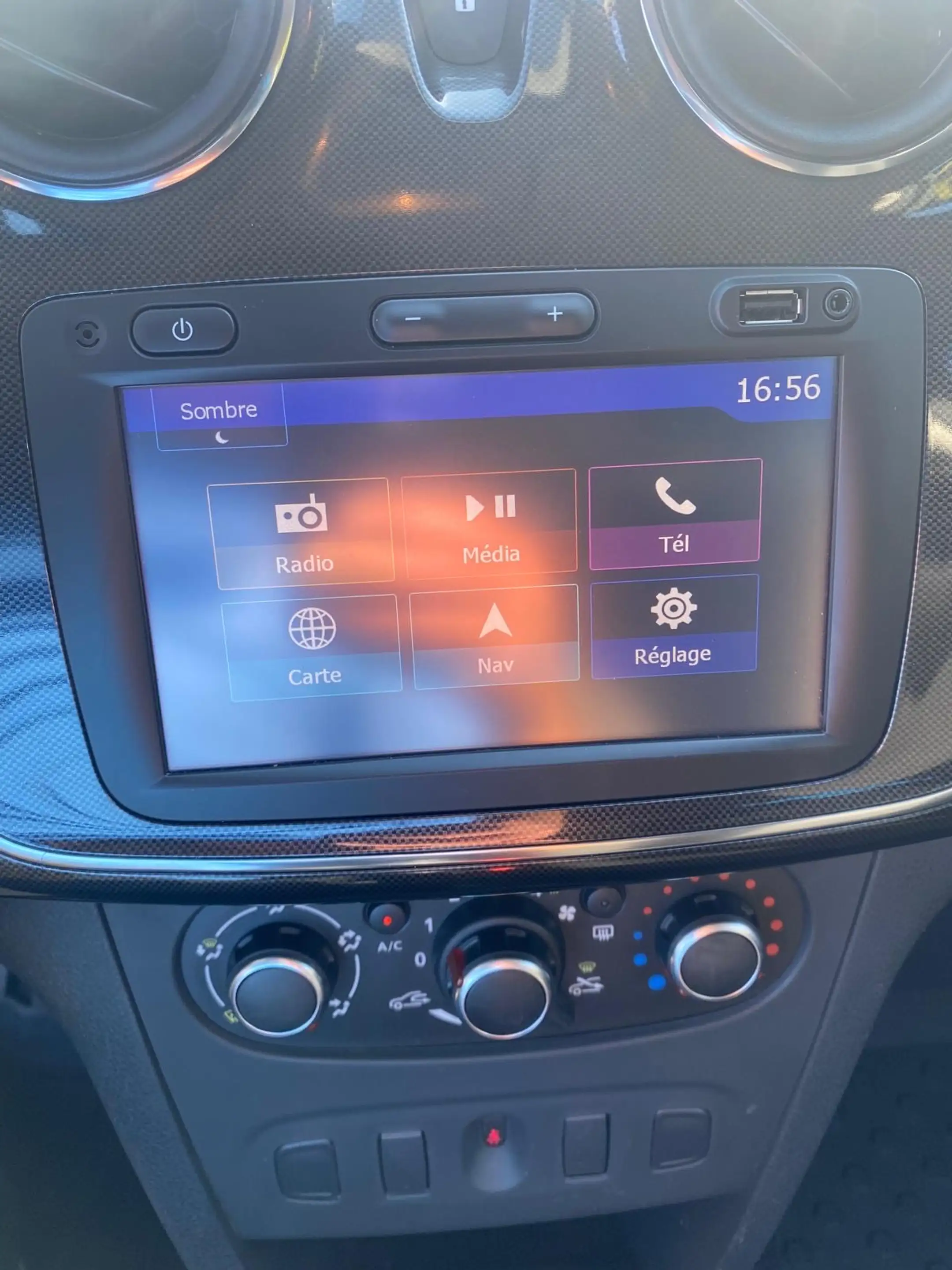 Dacia Logan Logan MCV 1.5 dCi Lauréate — photo 14