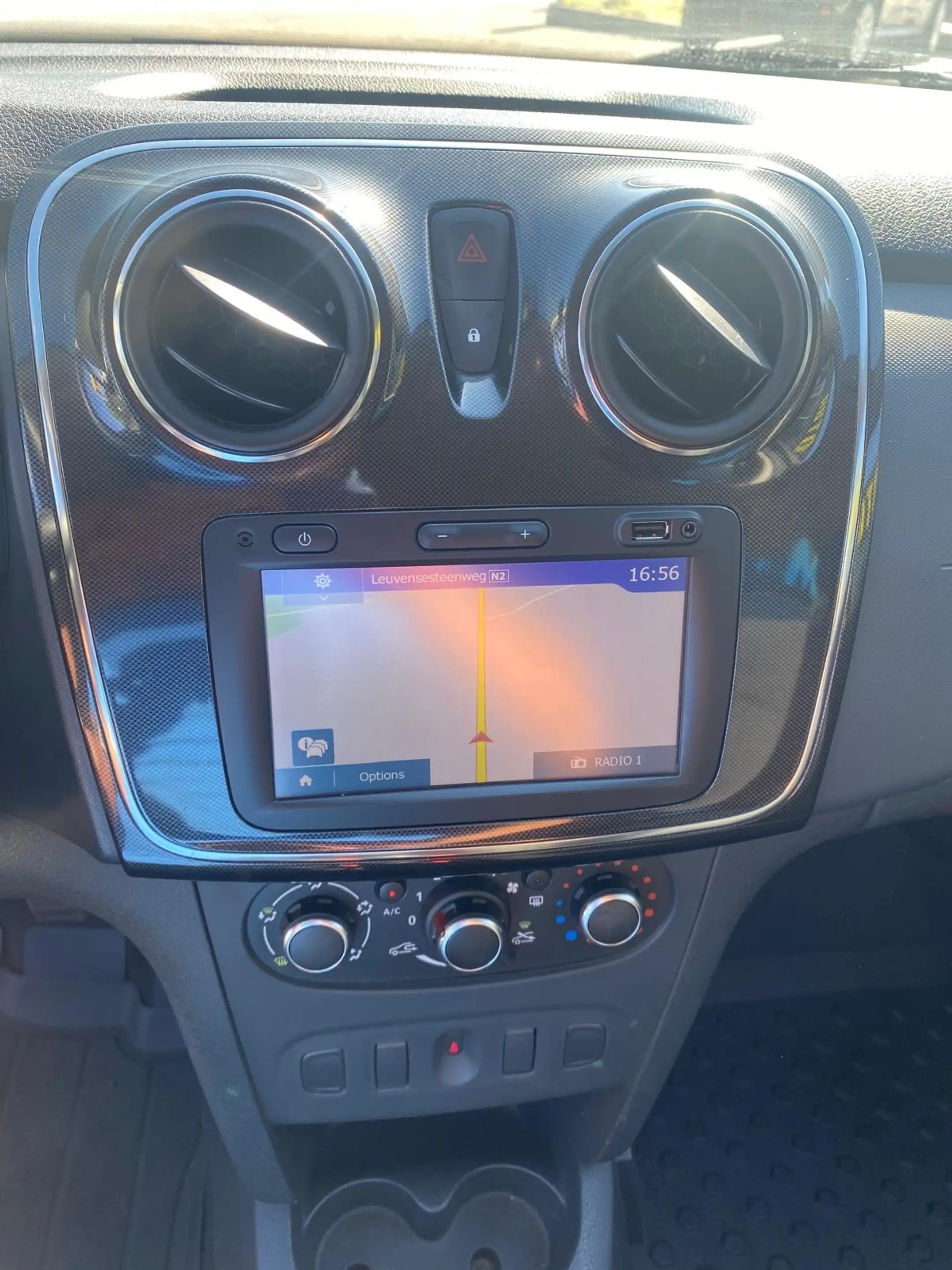 Dacia Logan Logan MCV 1.5 dCi Lauréate — photo 13
