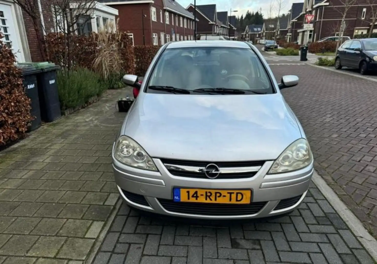 Opel Corsa Corsa 1.2-16V Full Rhythm Zilver - 1