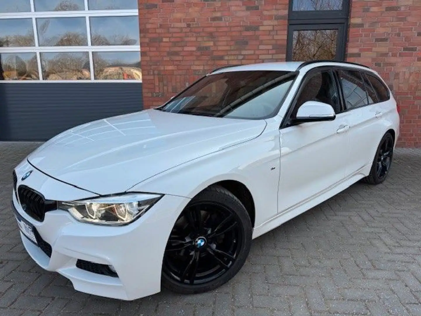 BMW 320 d AUTOM,LEDER,LED, M SPORT Blanc - 1