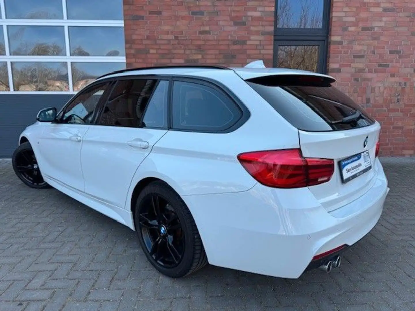 BMW 320 d AUTOM,LEDER,LED, M SPORT Blanc - 2