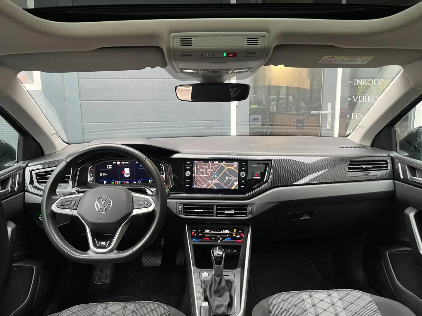 Volkswagen Taigo 1.0 TSI R-Line|Pano|Dsg|IQ|Camera|Virtual Cockpit Zwart - 2