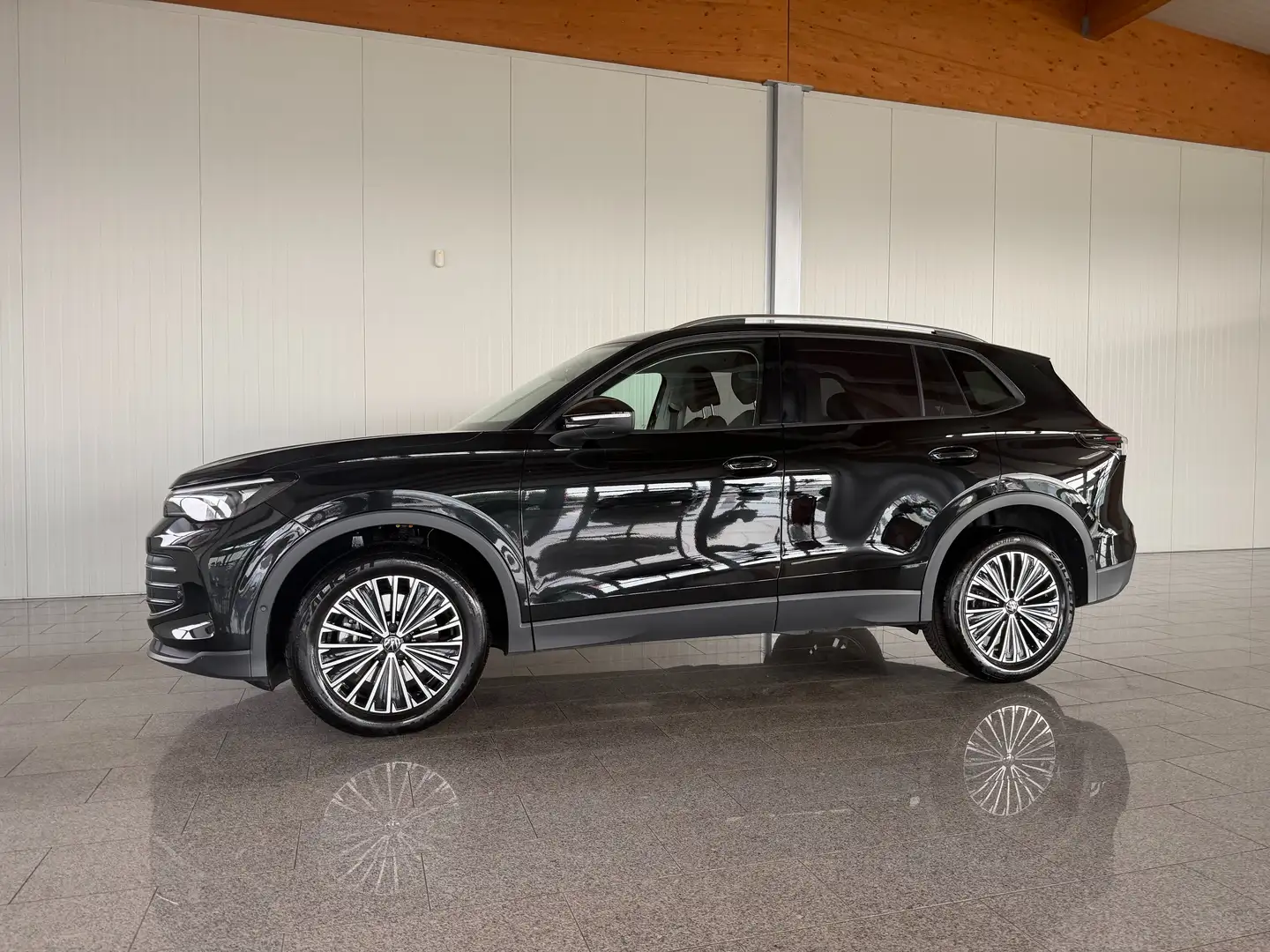 Volkswagen Tiguan 2.0 TDI 142 kW 4Motion Life DSG Schwarz - 1