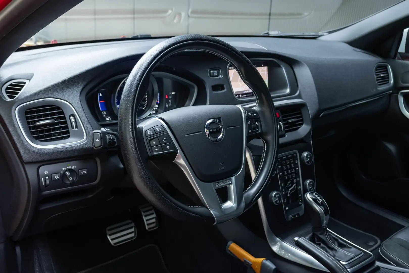 Volvo V40 T3 Automaat Polar+ Sport |Panoramadak|Premium Audi Rosso - 2