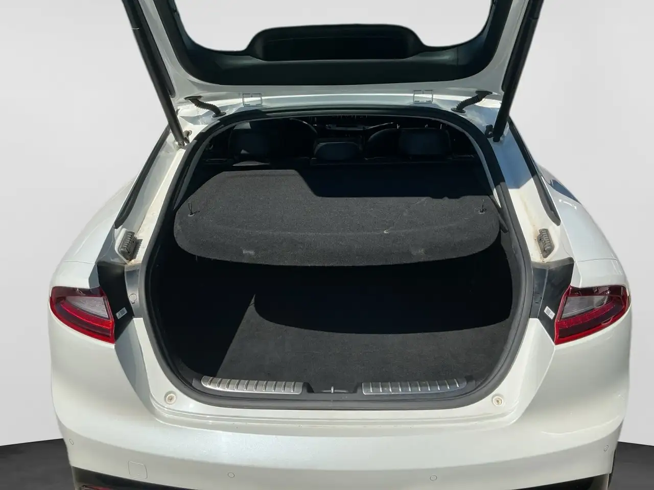 Kia Stinger photo Kia Stinger