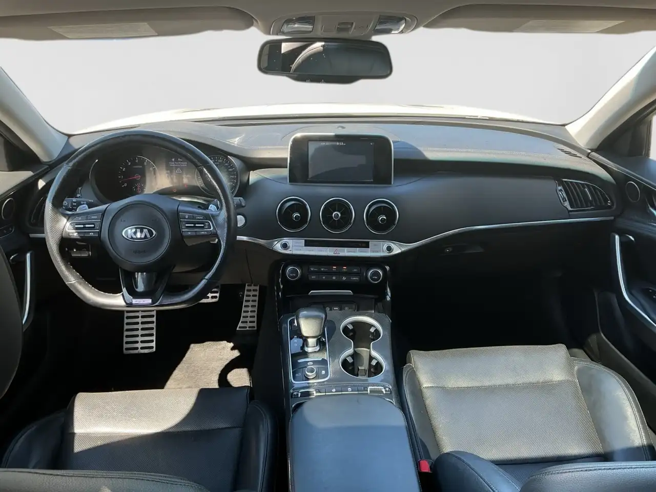 Kia Stinger photo Kia Stinger