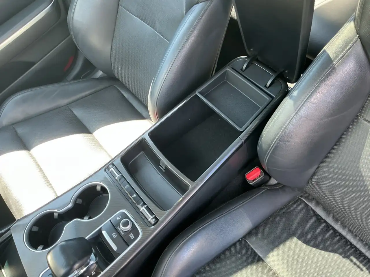 Kia Stinger photo Kia Stinger