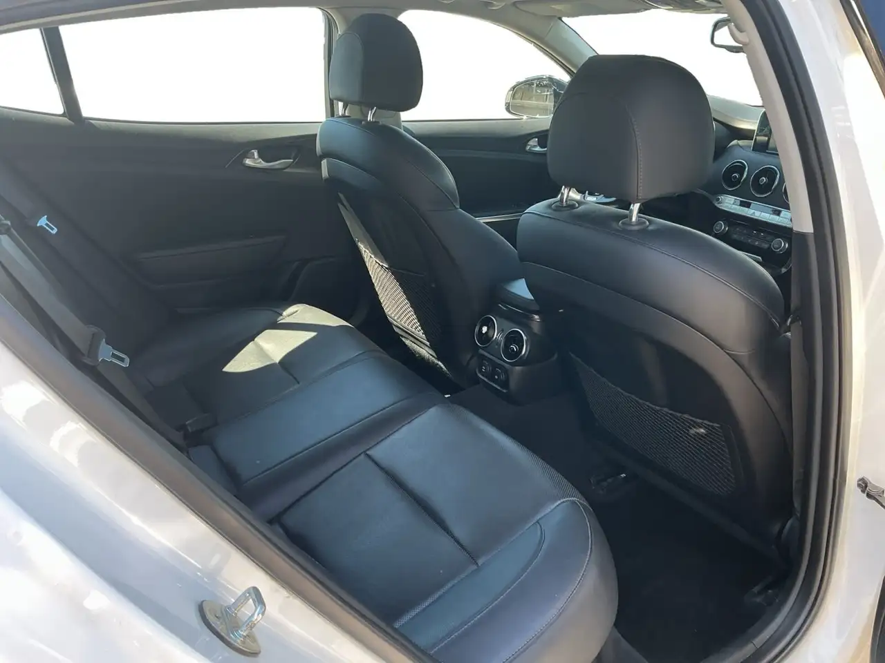 Kia Stinger photo Kia Stinger