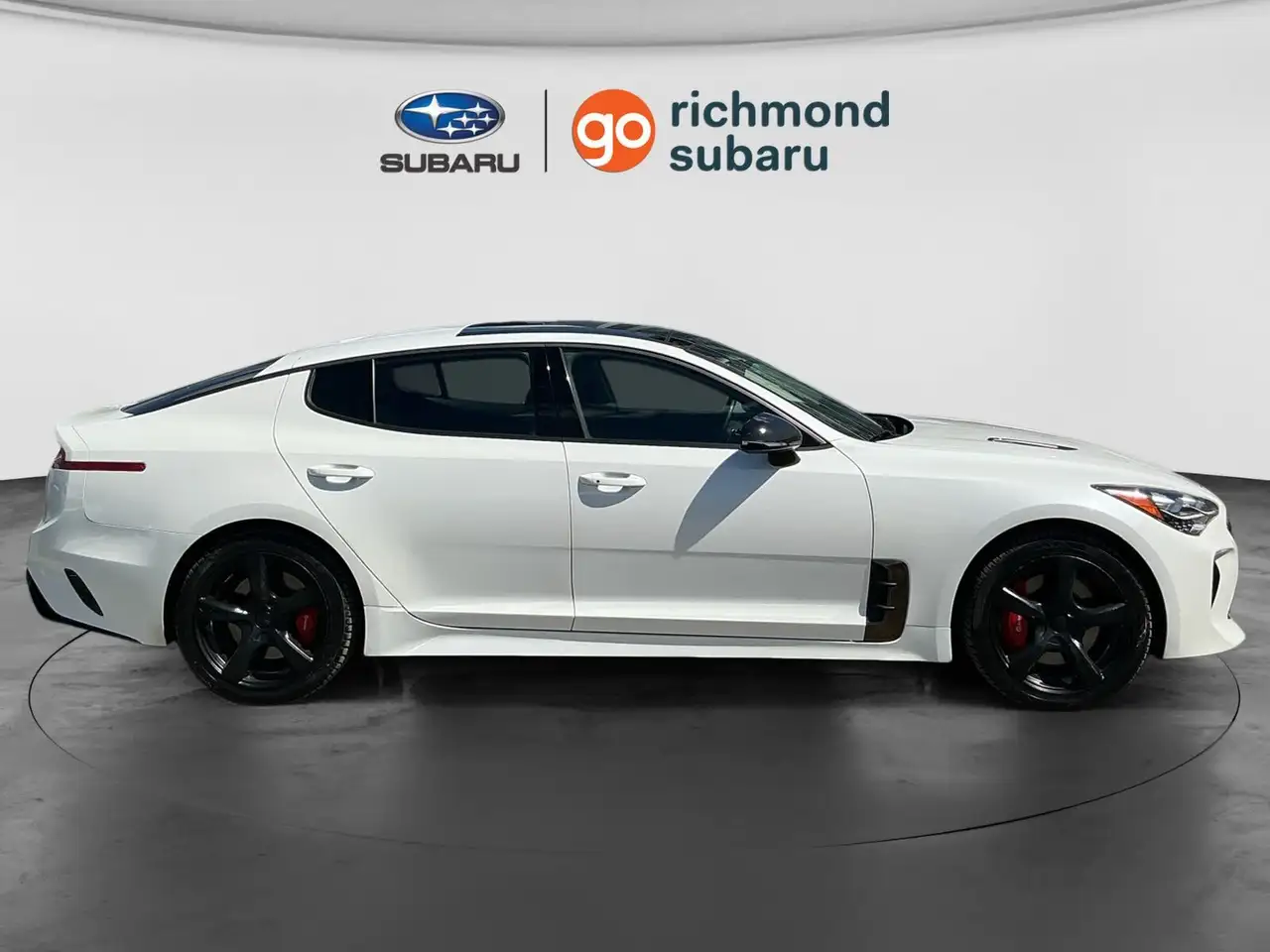 Kia Stinger photo Kia Stinger