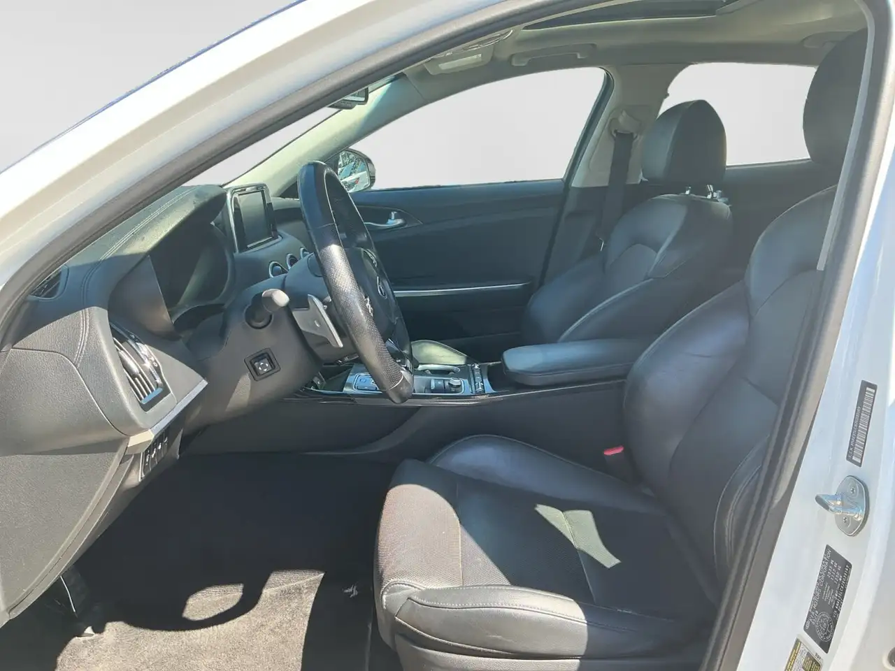 Kia Stinger photo Kia Stinger