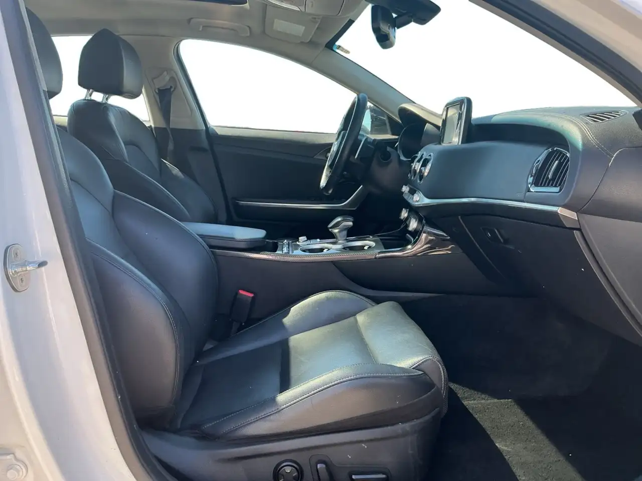 Kia Stinger photo Kia Stinger