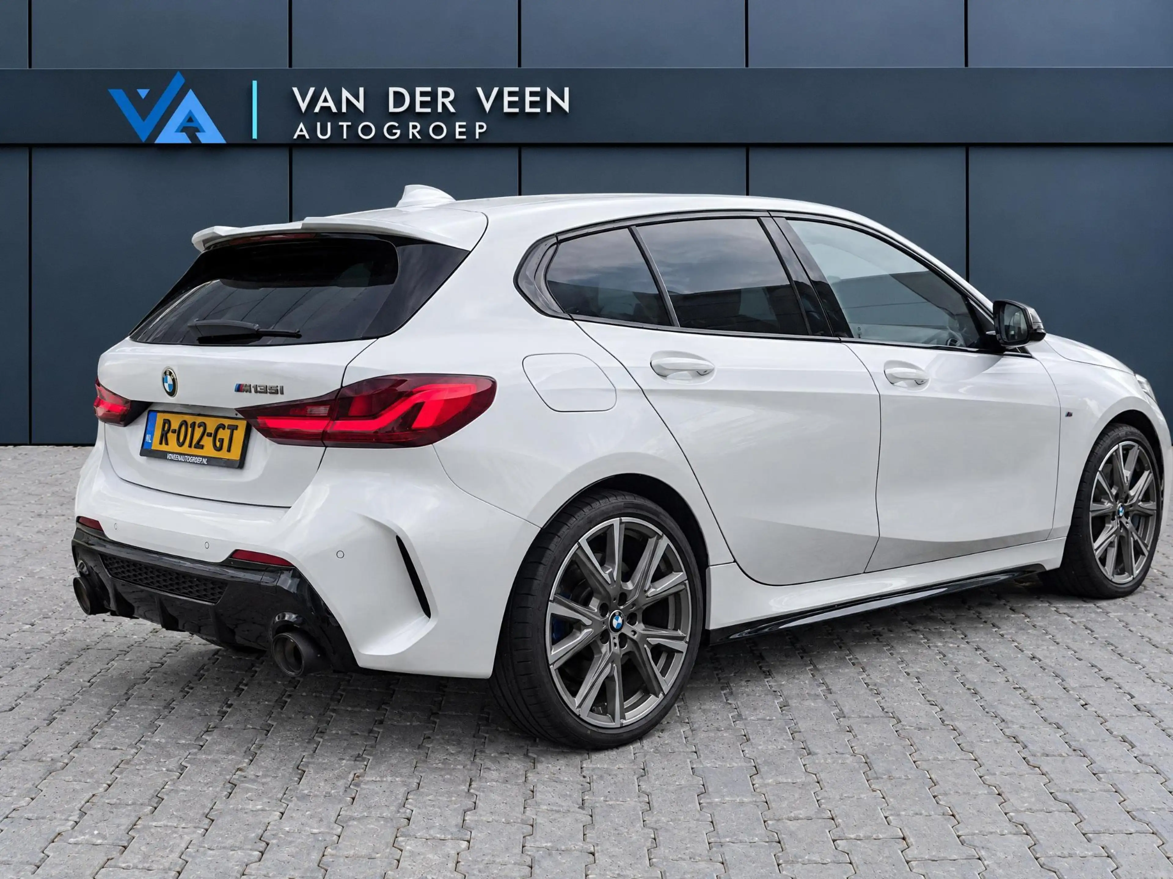 BMW 135 1-serie M135i xDrive High Executive | Incl. 12 maa — photo 9