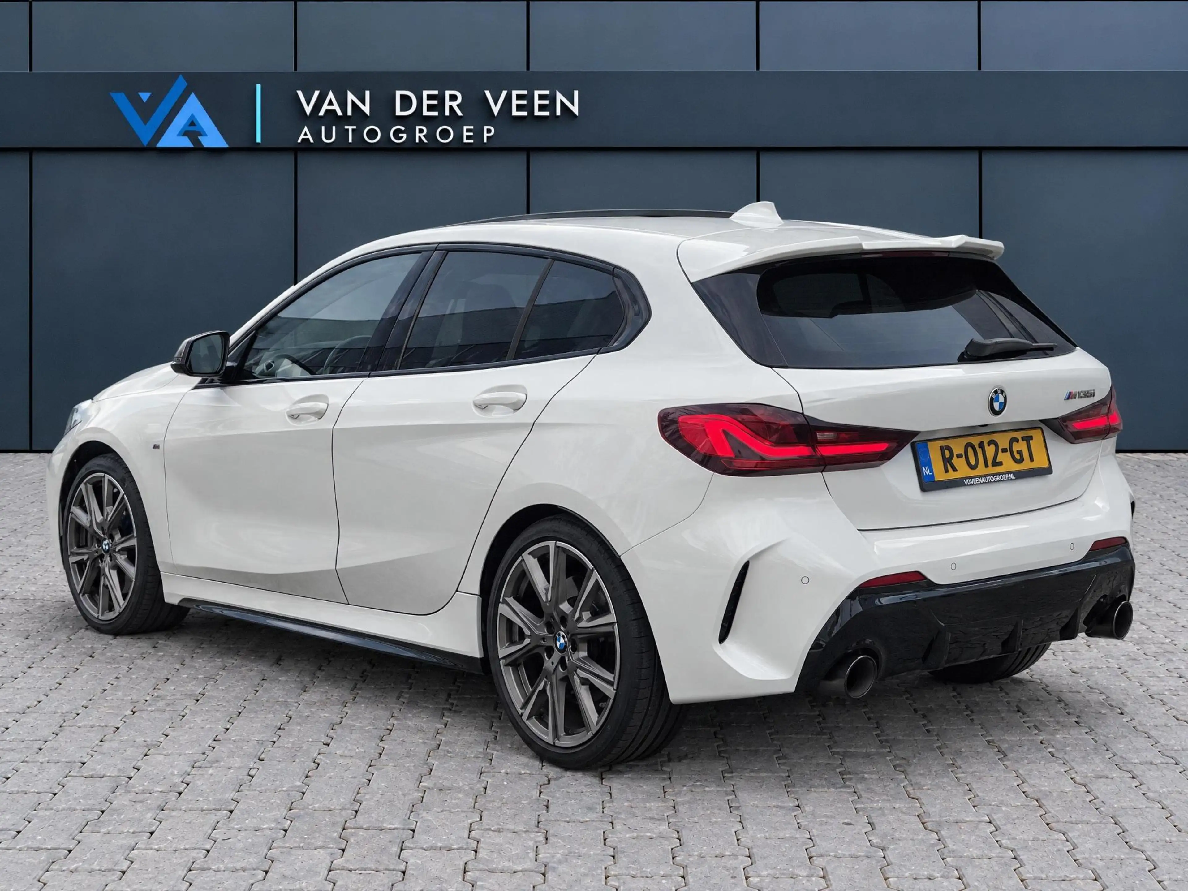 BMW 135 1-serie M135i xDrive High Executive | Incl. 12 maa — photo 5