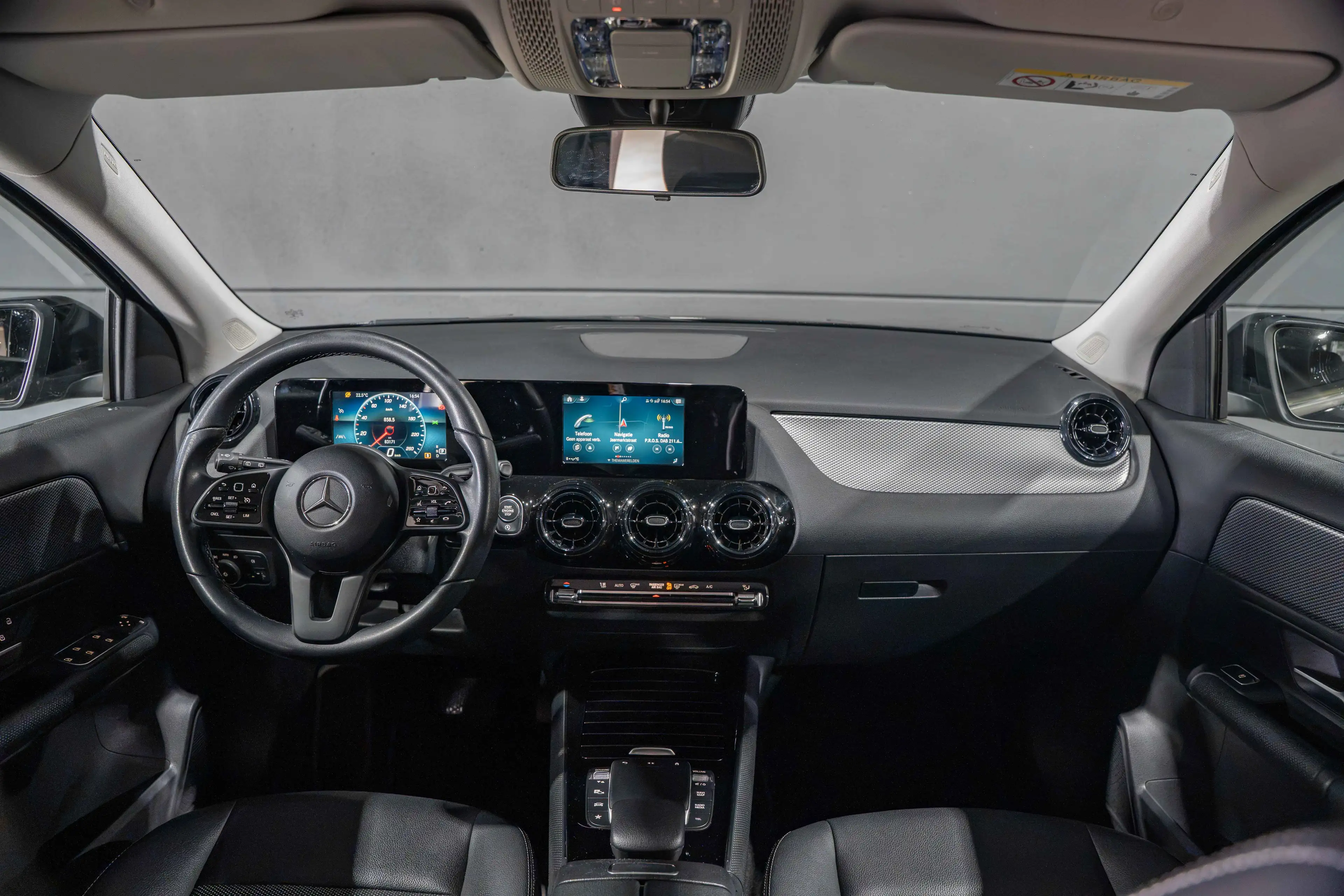 Mercedes-Benz GLA 180 GLA 180 d Business Solution Essential — photo 14