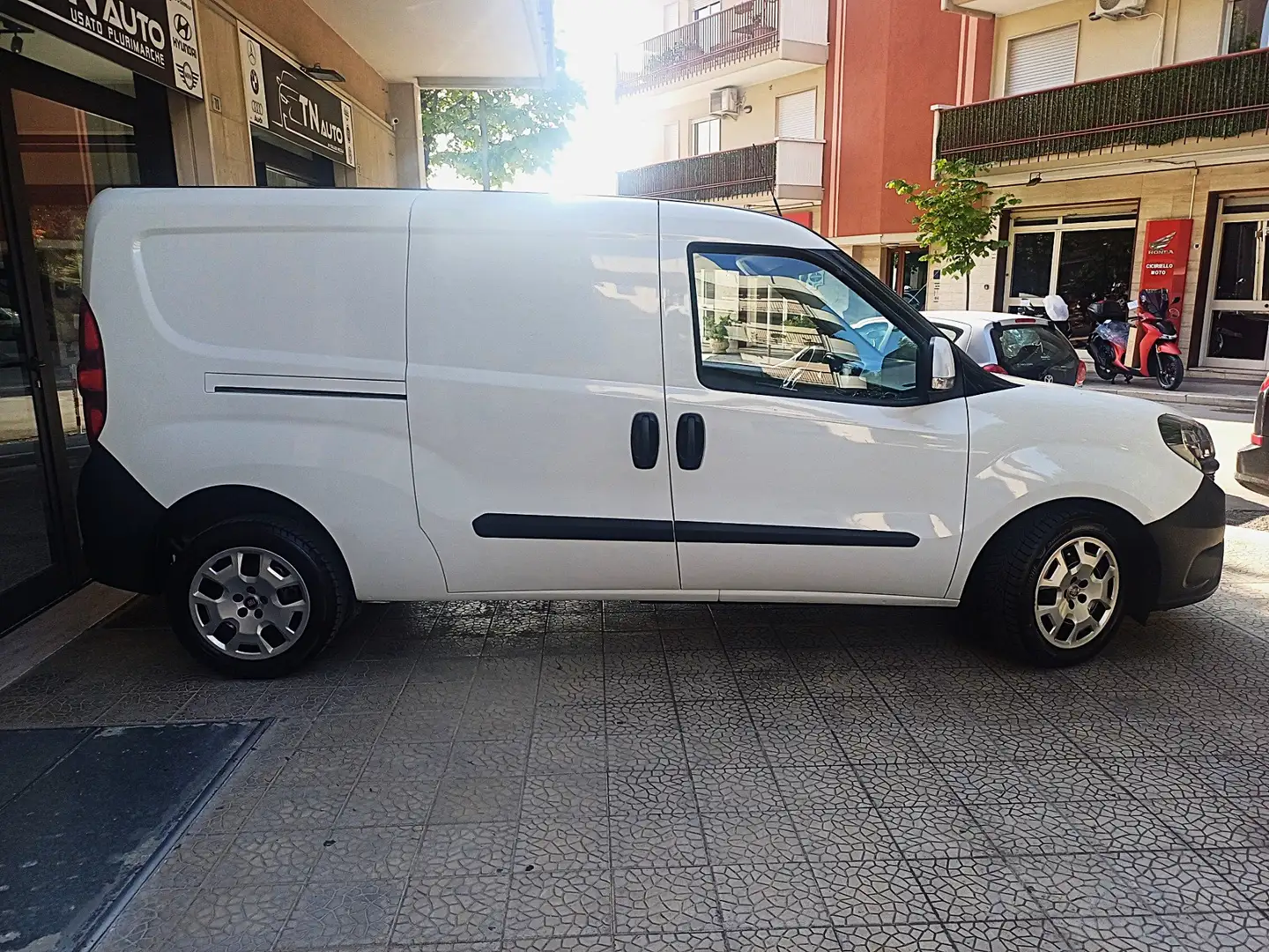 Fiat Doblo maxi 1.6 diesel  cv 105 Bianco - 2